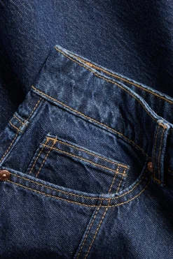 A‑linjeformad jeanskjol