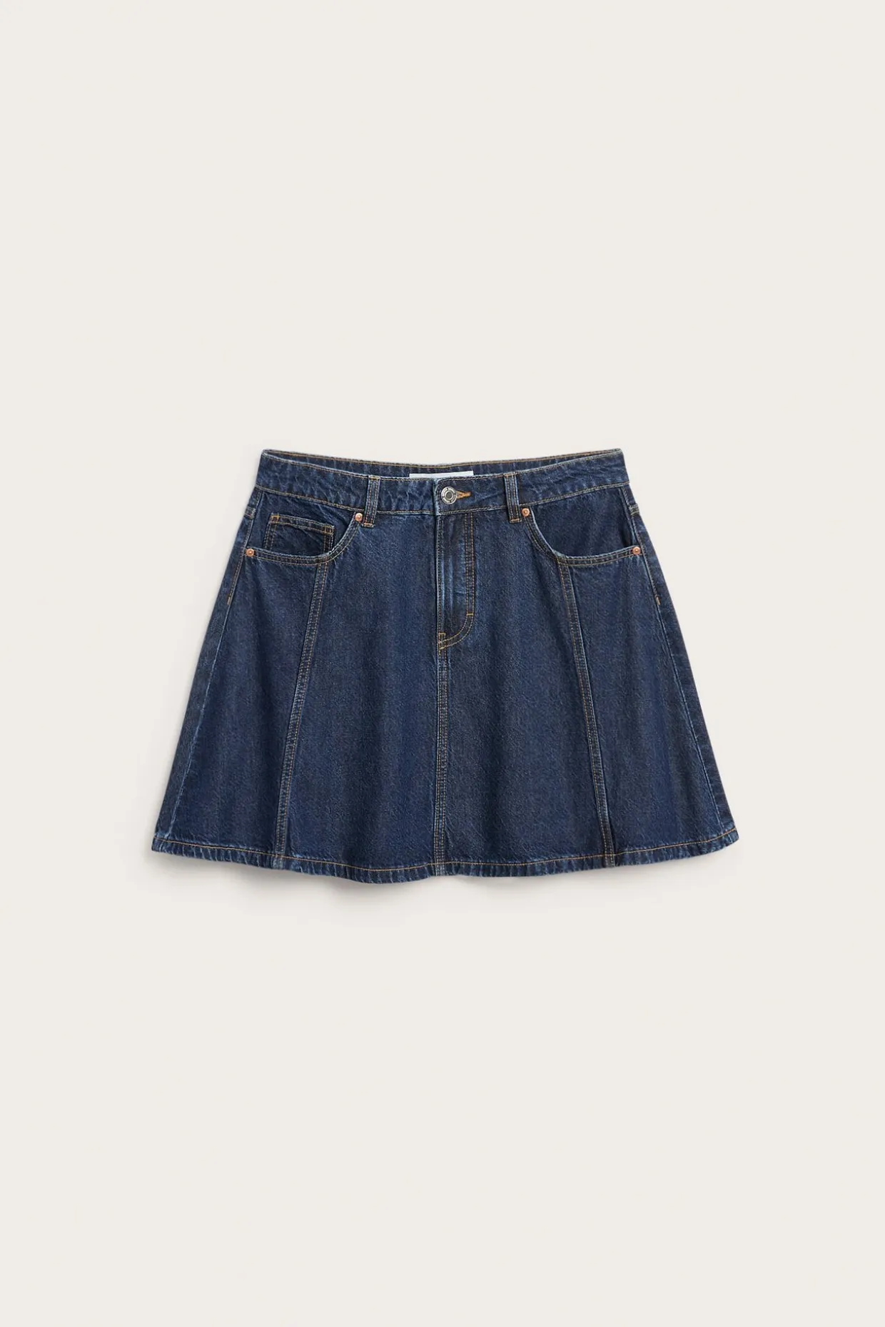 A‑linjeformad jeanskjol
