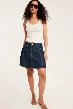 A‑linjeformad jeanskjol