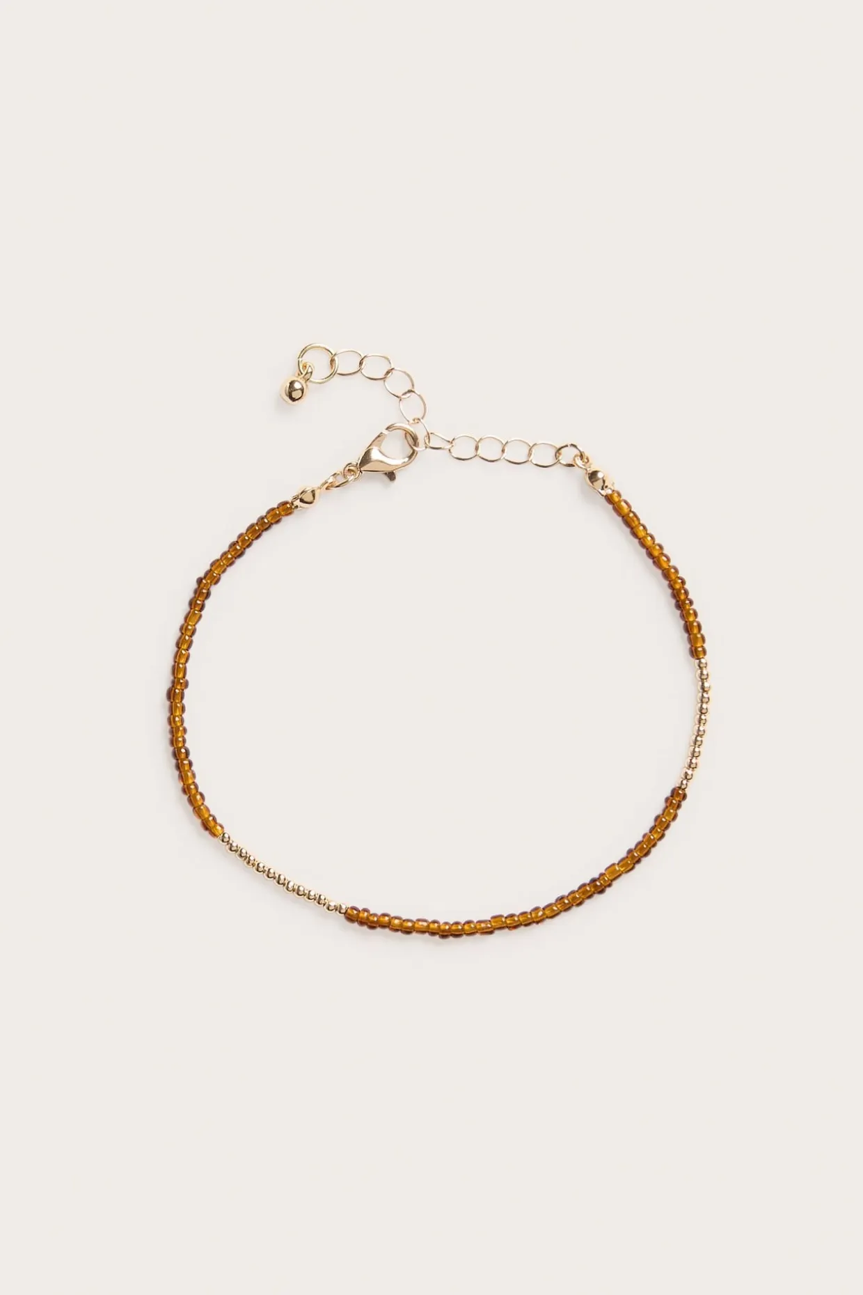 Armband med små pärlor