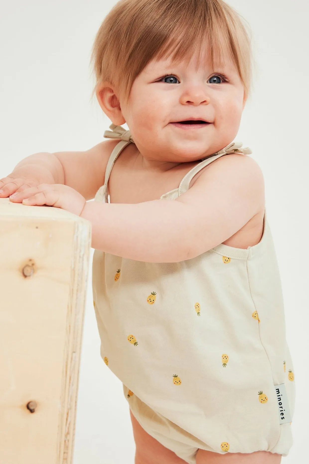 Babybody med ananaser
