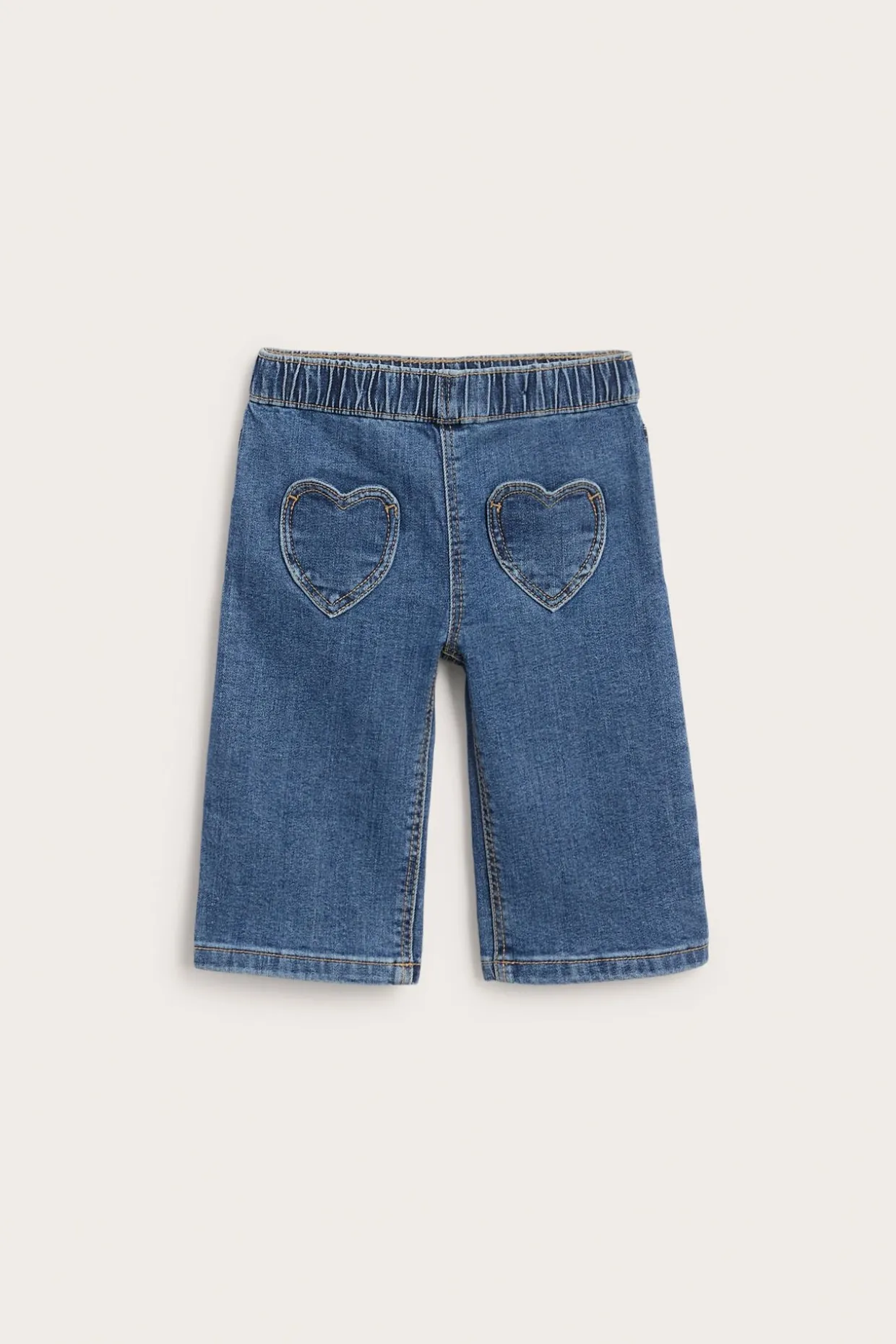 Babyjeans med hjärtformade fickor