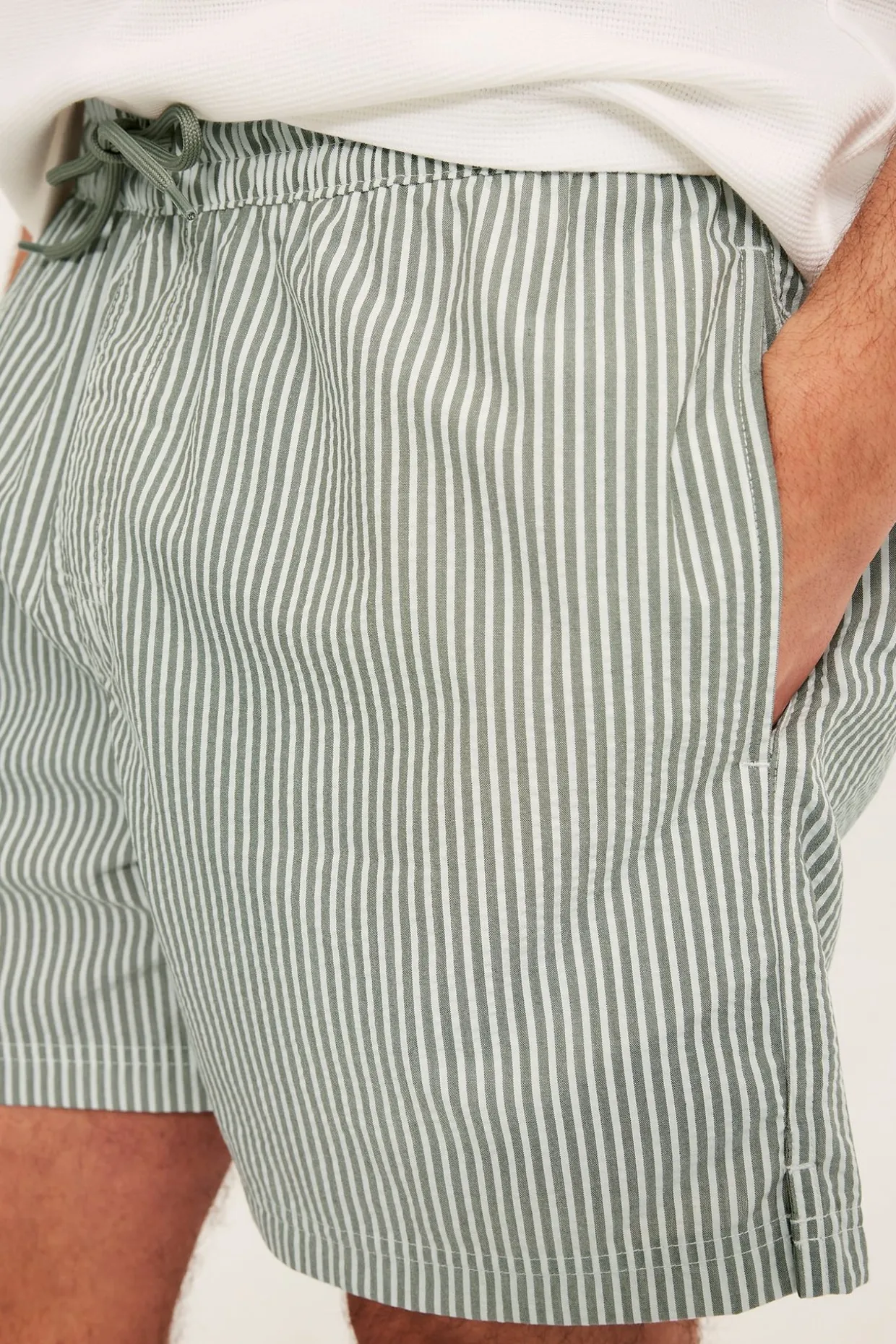 Badshorts i bäckebölja