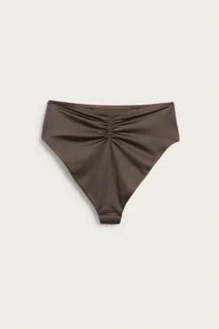 Bikinitrosa brazilian high leg