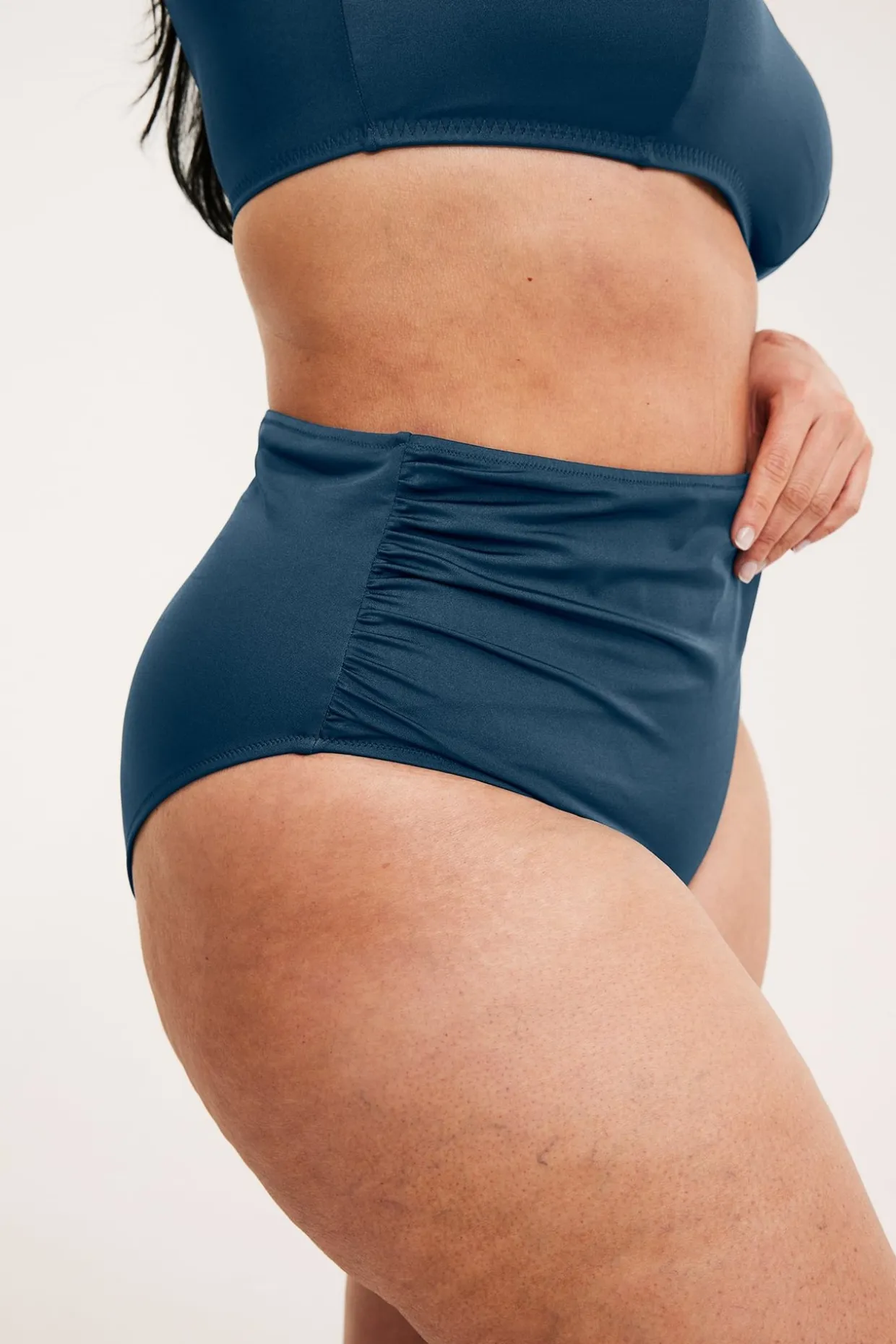 Bikinitrosa brief light shape