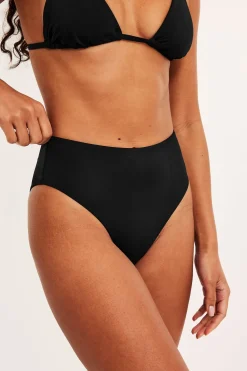 Bikinitrosor med hög midja