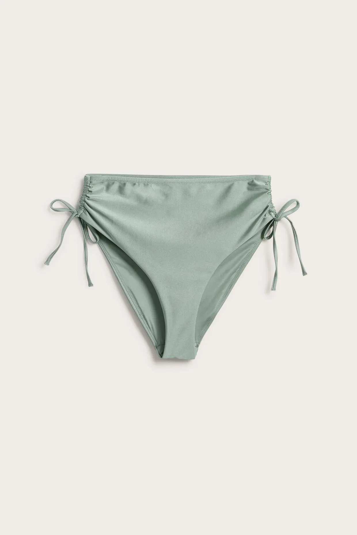 Bikinitrosor med knytdetalj