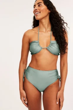 Bikinitrosor med knytdetalj