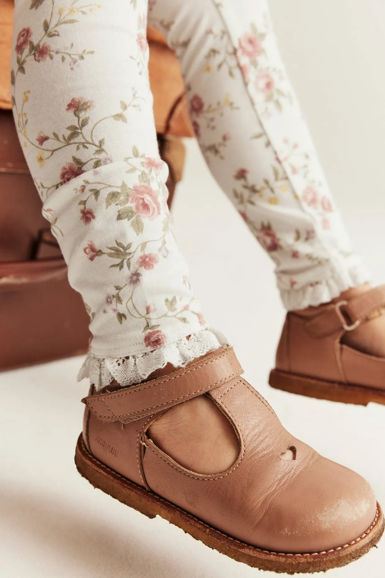 Blommiga leggings med spets