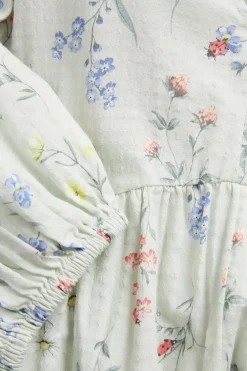 Blommig bumullsklänning Newbie Woman