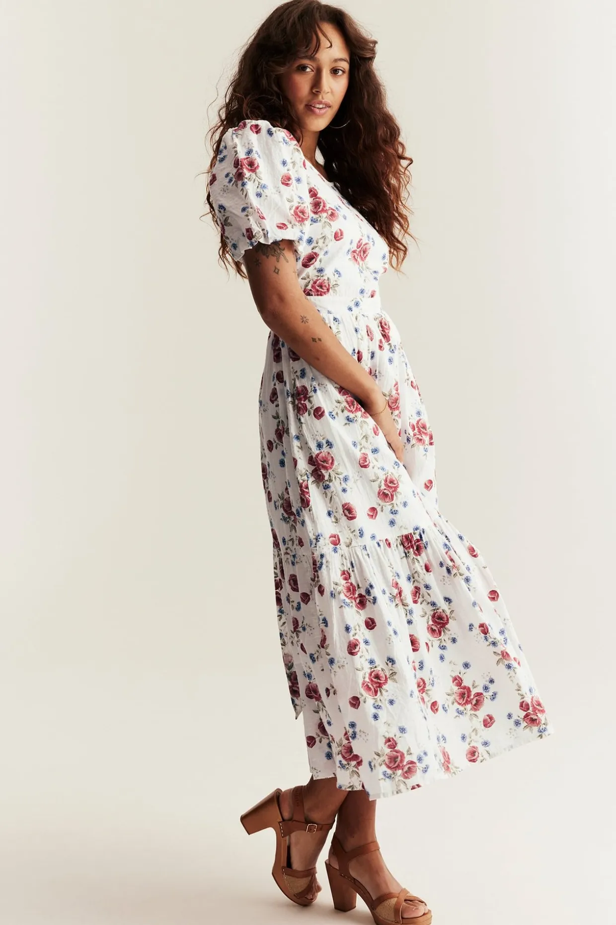 Blommig klänning Newbie Woman