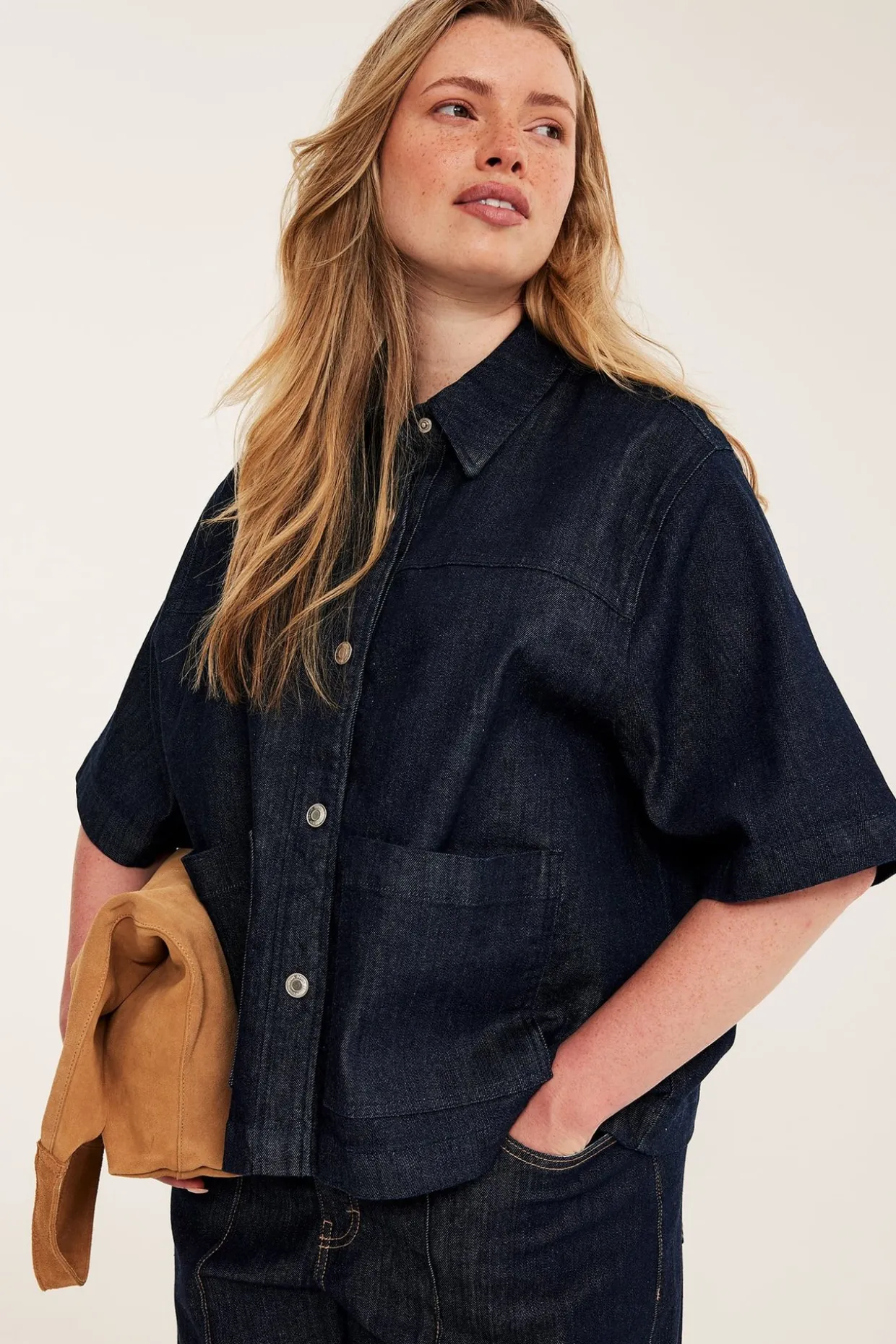 Boxig jeansskjorta med fickor