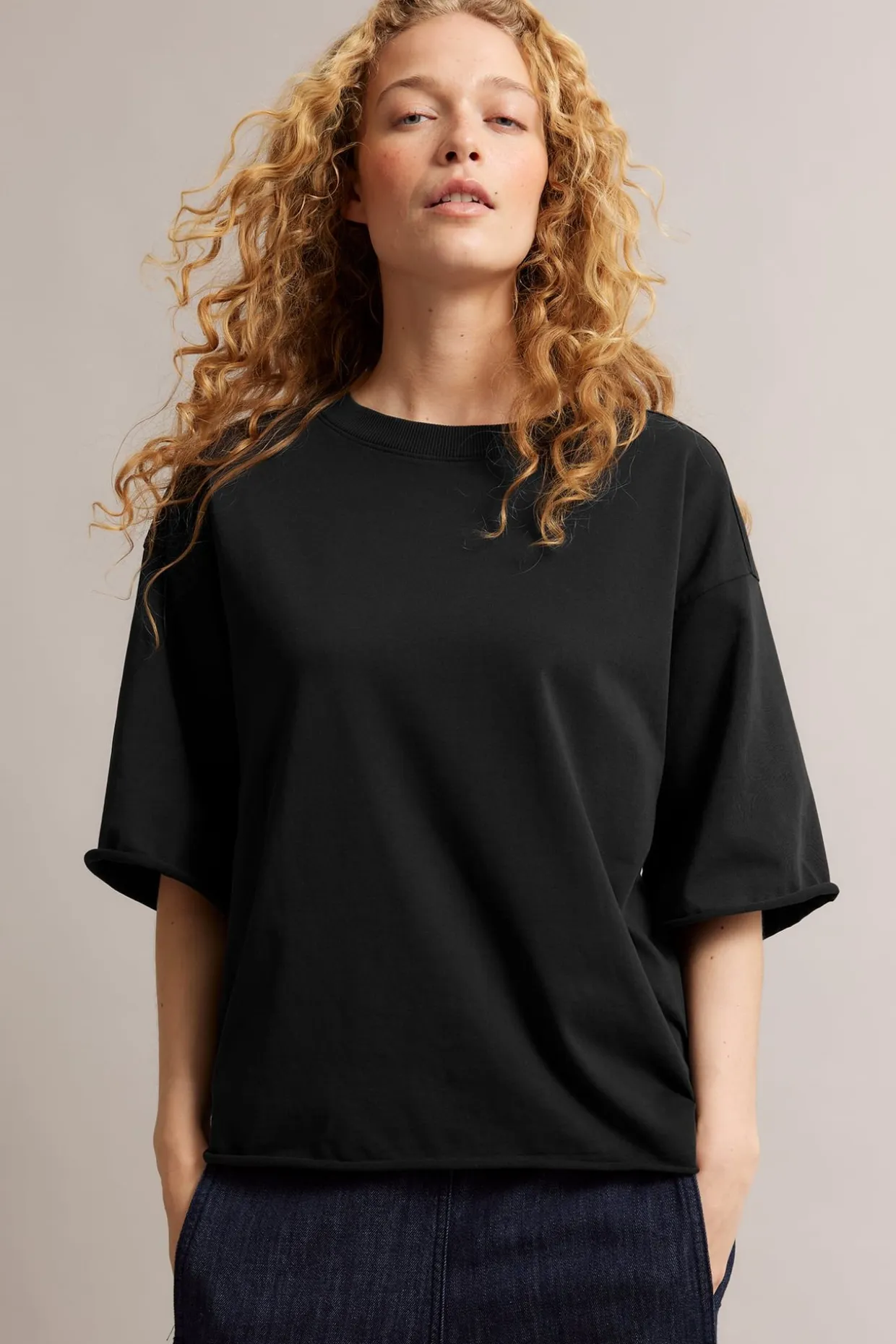 Boxig t-shirt med rullade kanter