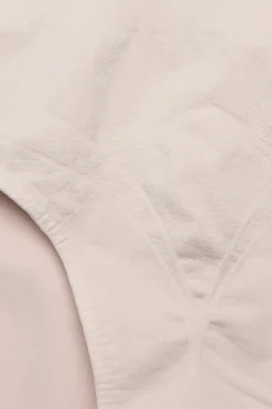 Brieftrosa seamless medium shape