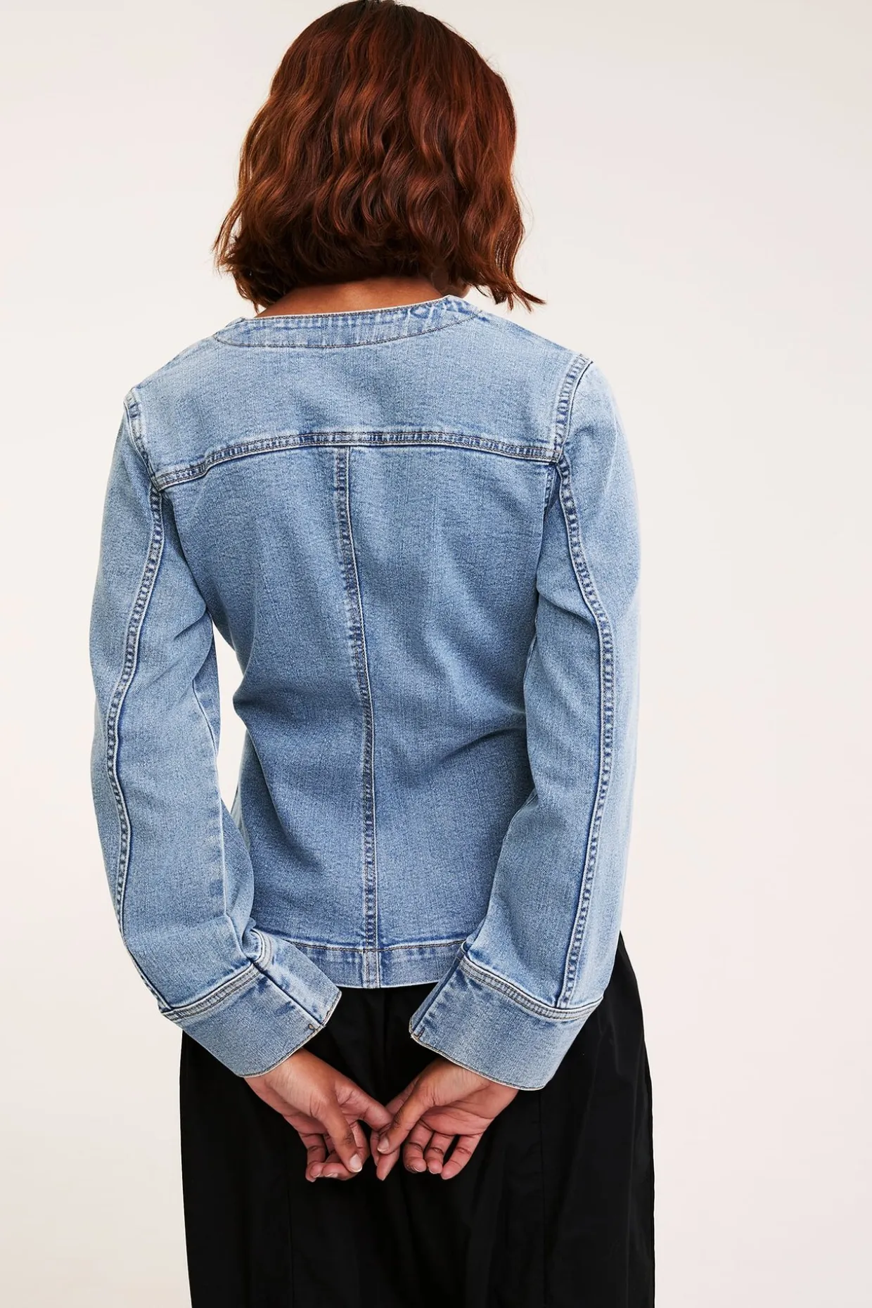 Denimblus med markerad midja