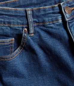 Embracing jeans high waist