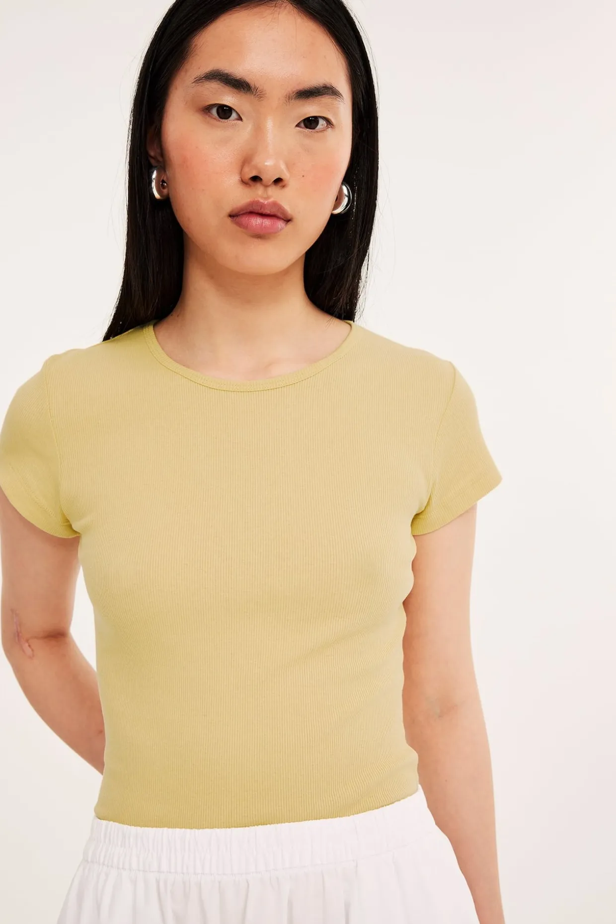 Figurnära ribbad t-shirt i bomull