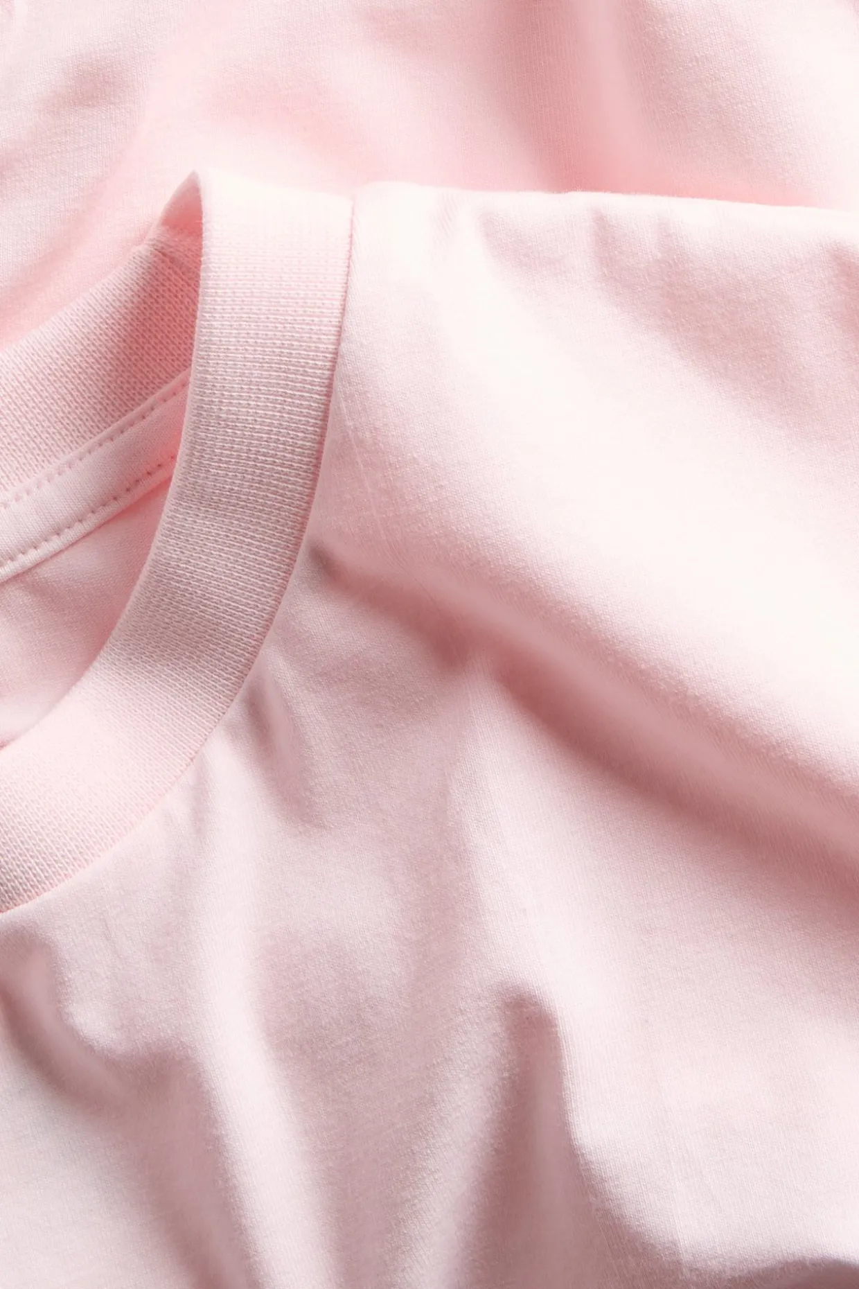 Figurnära t‑shirt