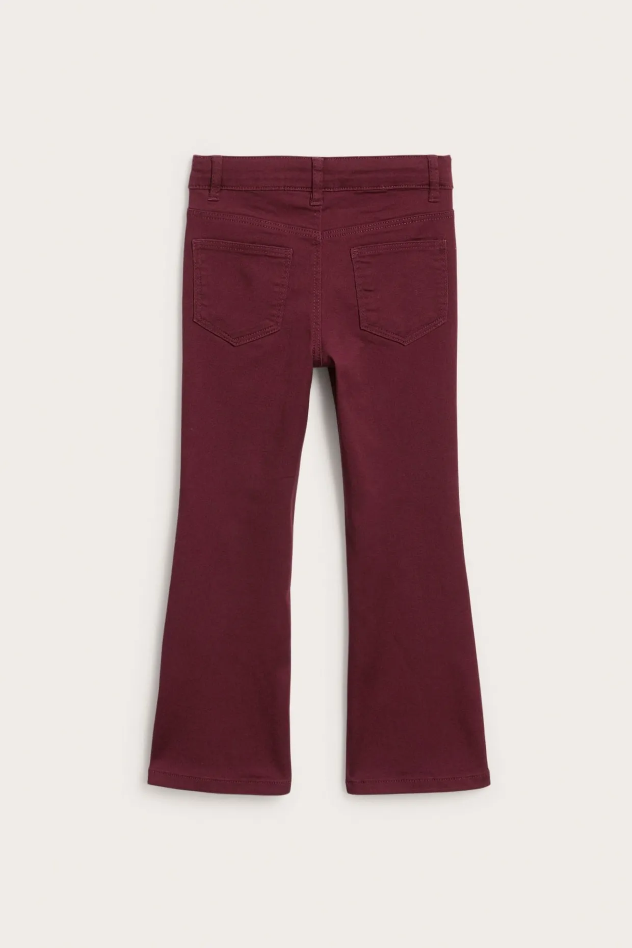Färgade twilljeans i bootcutmodell
