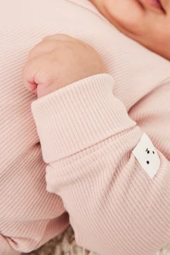 Förlängningsbar ribbad body
