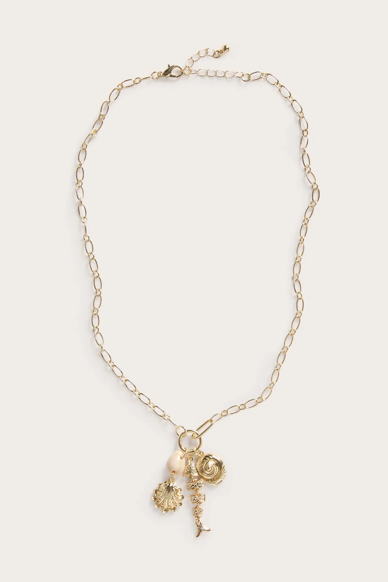 Halsband med berlocker