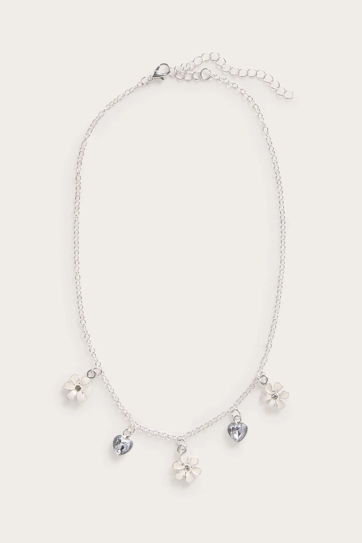 Halsband med berlocker
