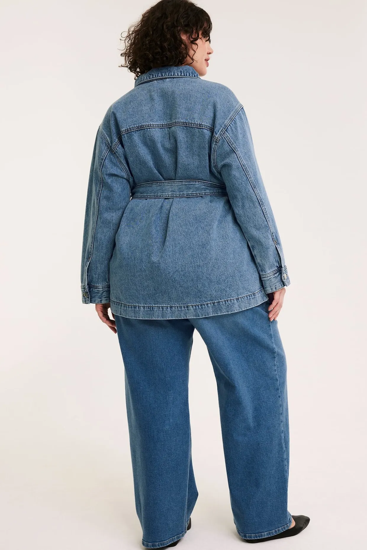 Jeansjacka med bälte
