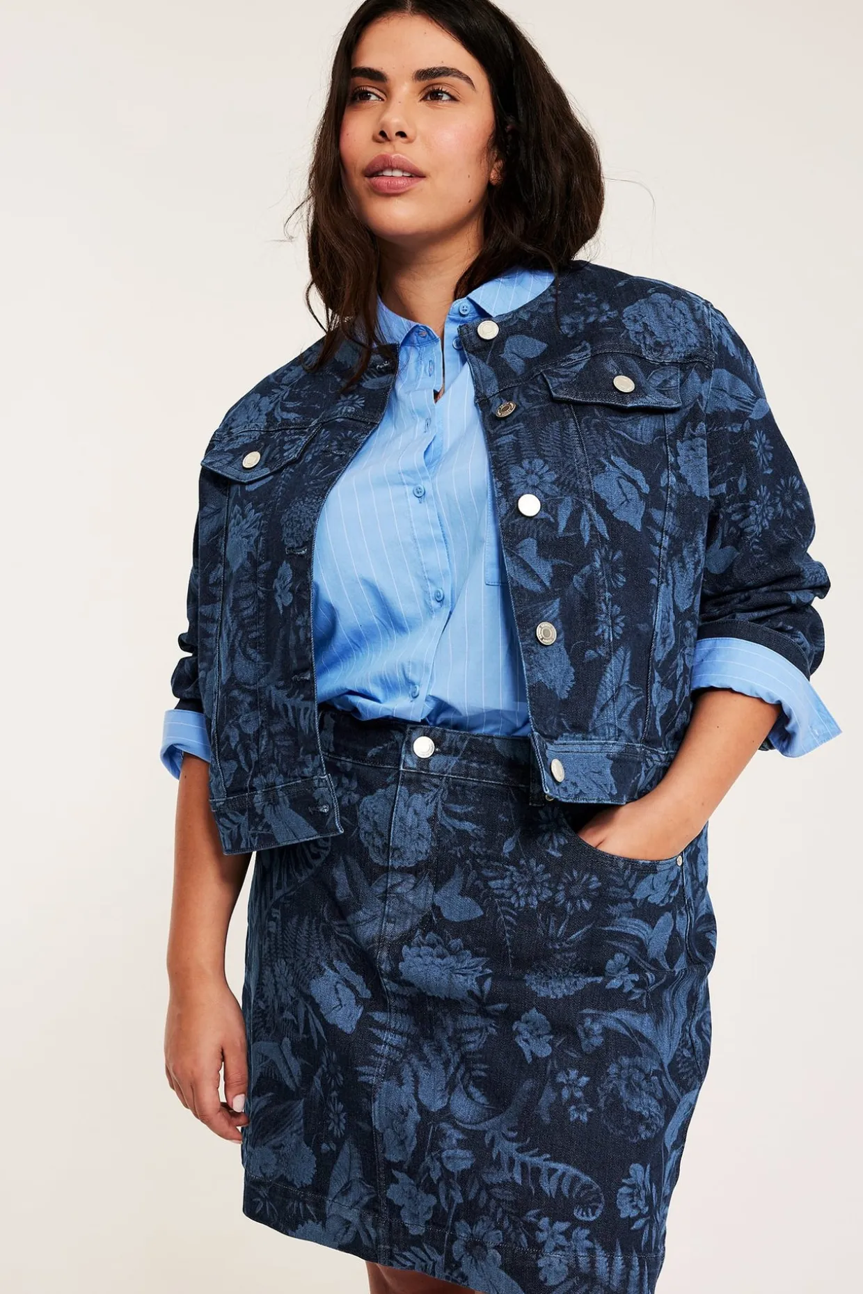 Jeanskjol med mönster