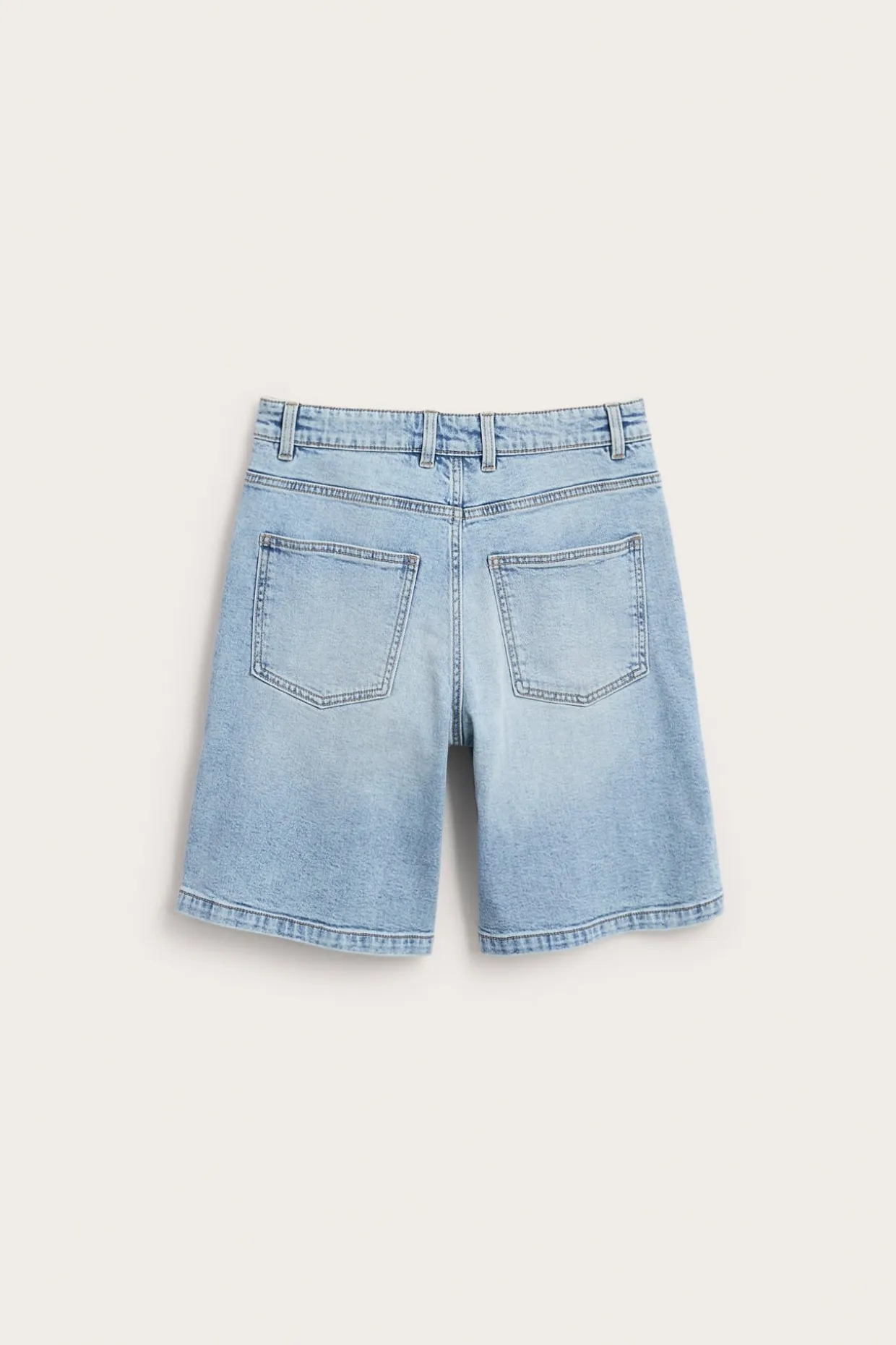Jeansshorts med längre ben