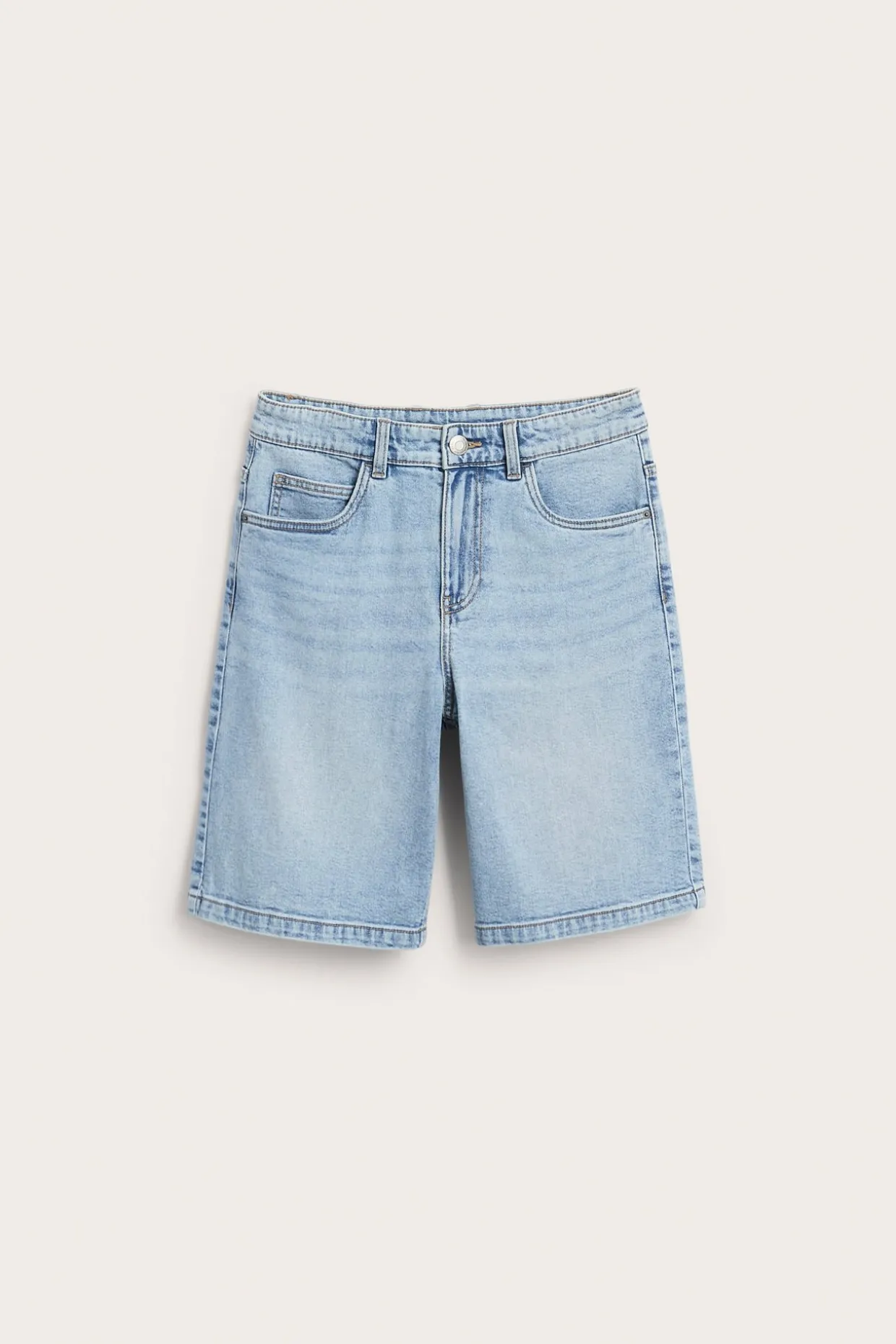 Jeansshorts med längre ben