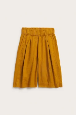 Knälånga linneshorts