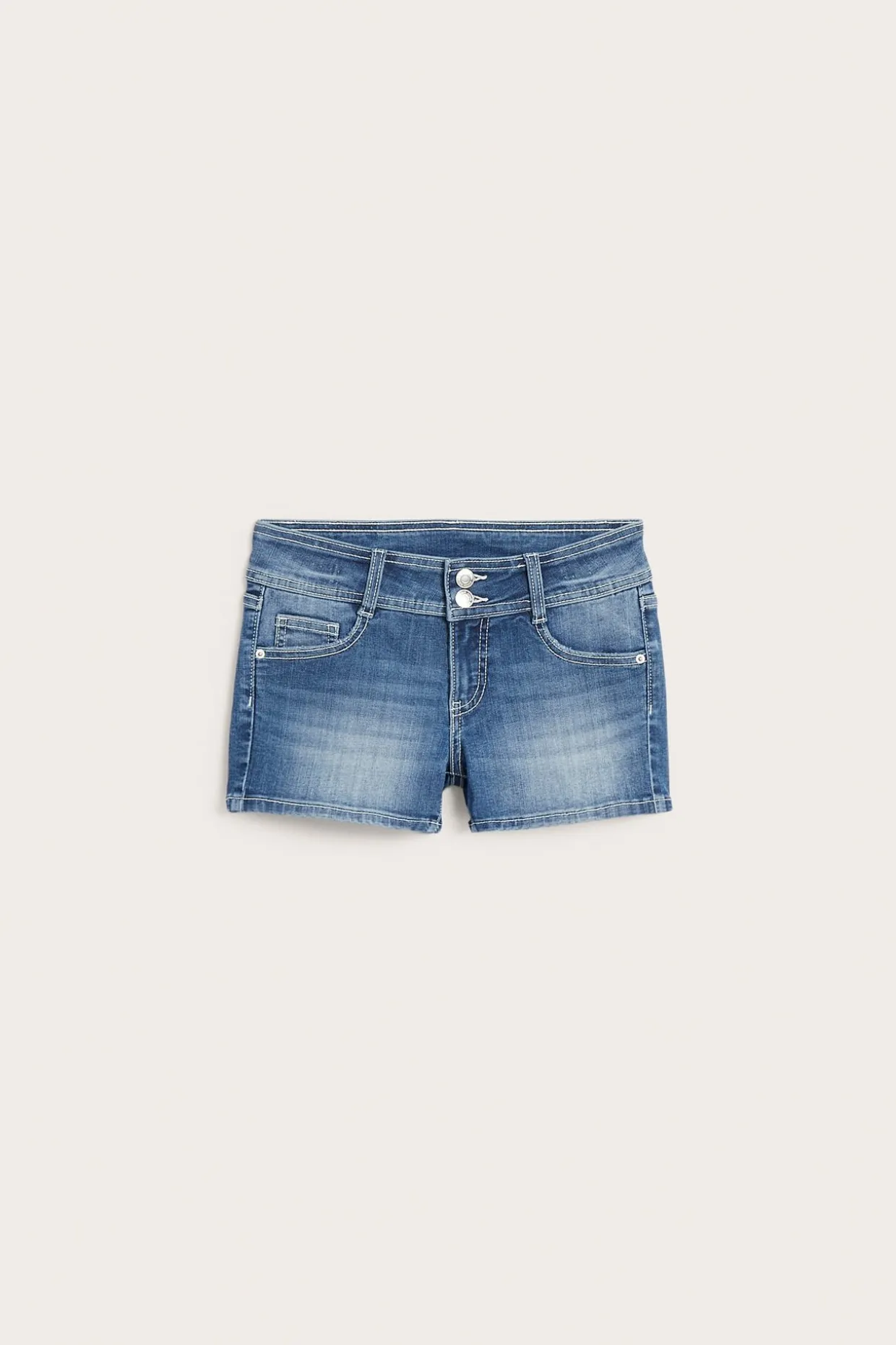Korta jeansshorts med låg midja
