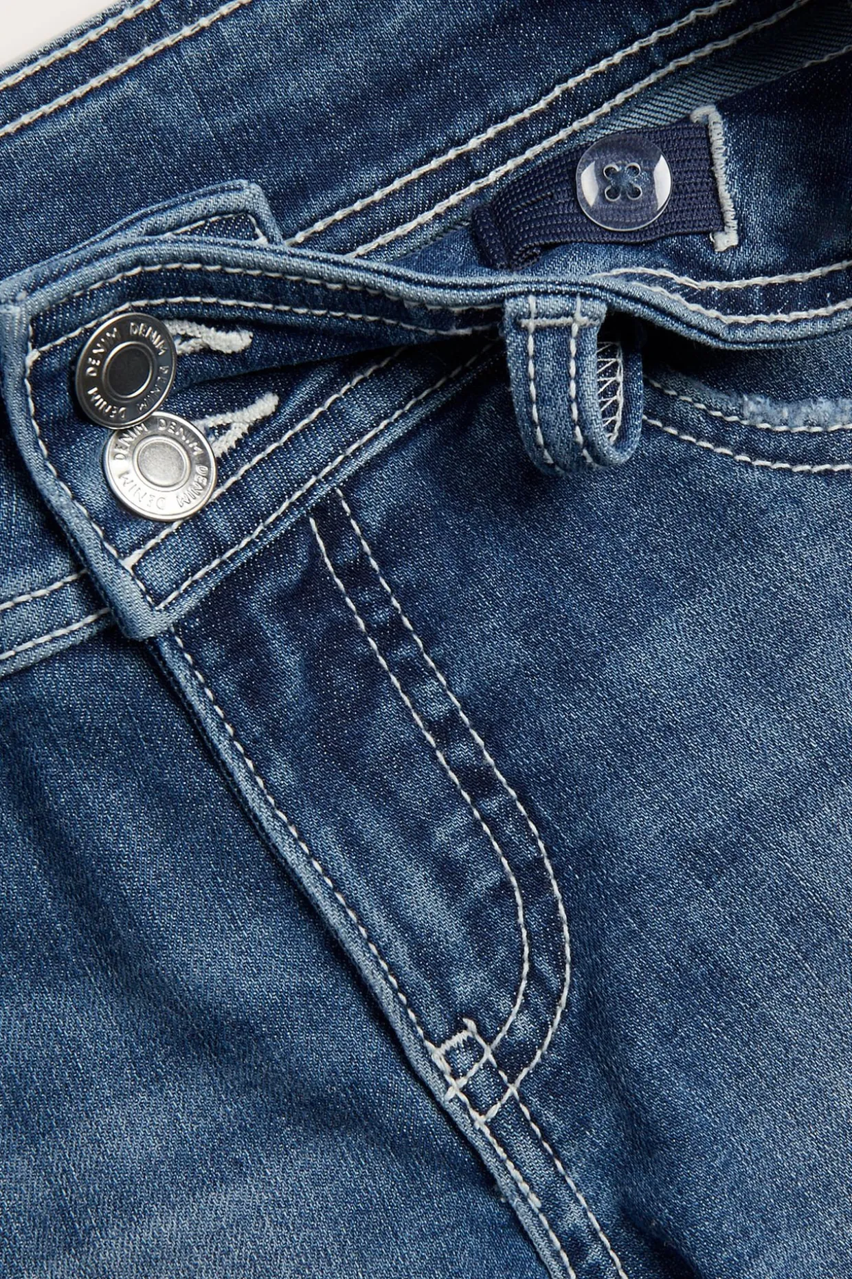 Korta jeansshorts med låg midja