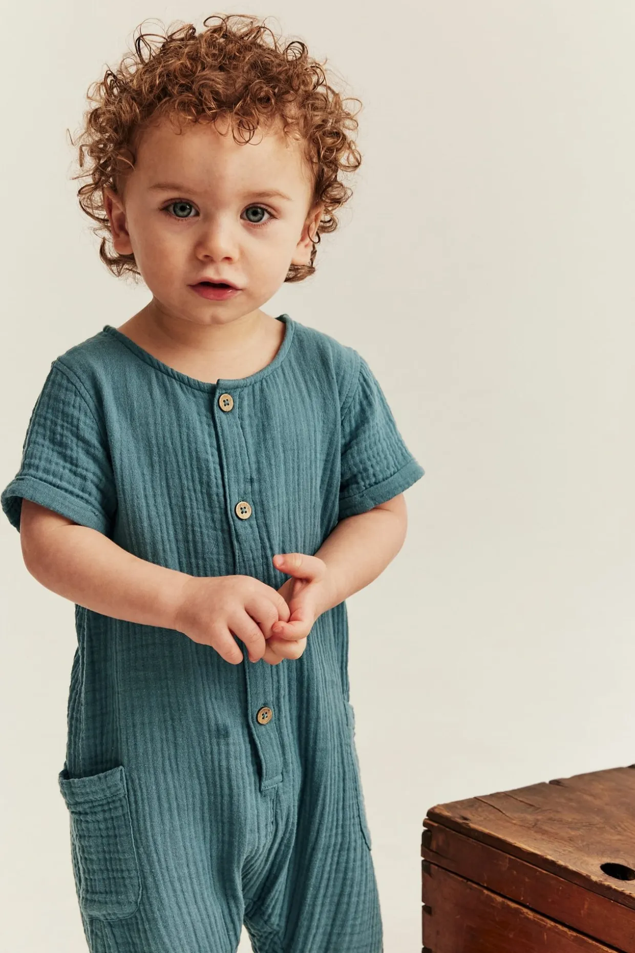Kortärmad jumpsuit i muslin
