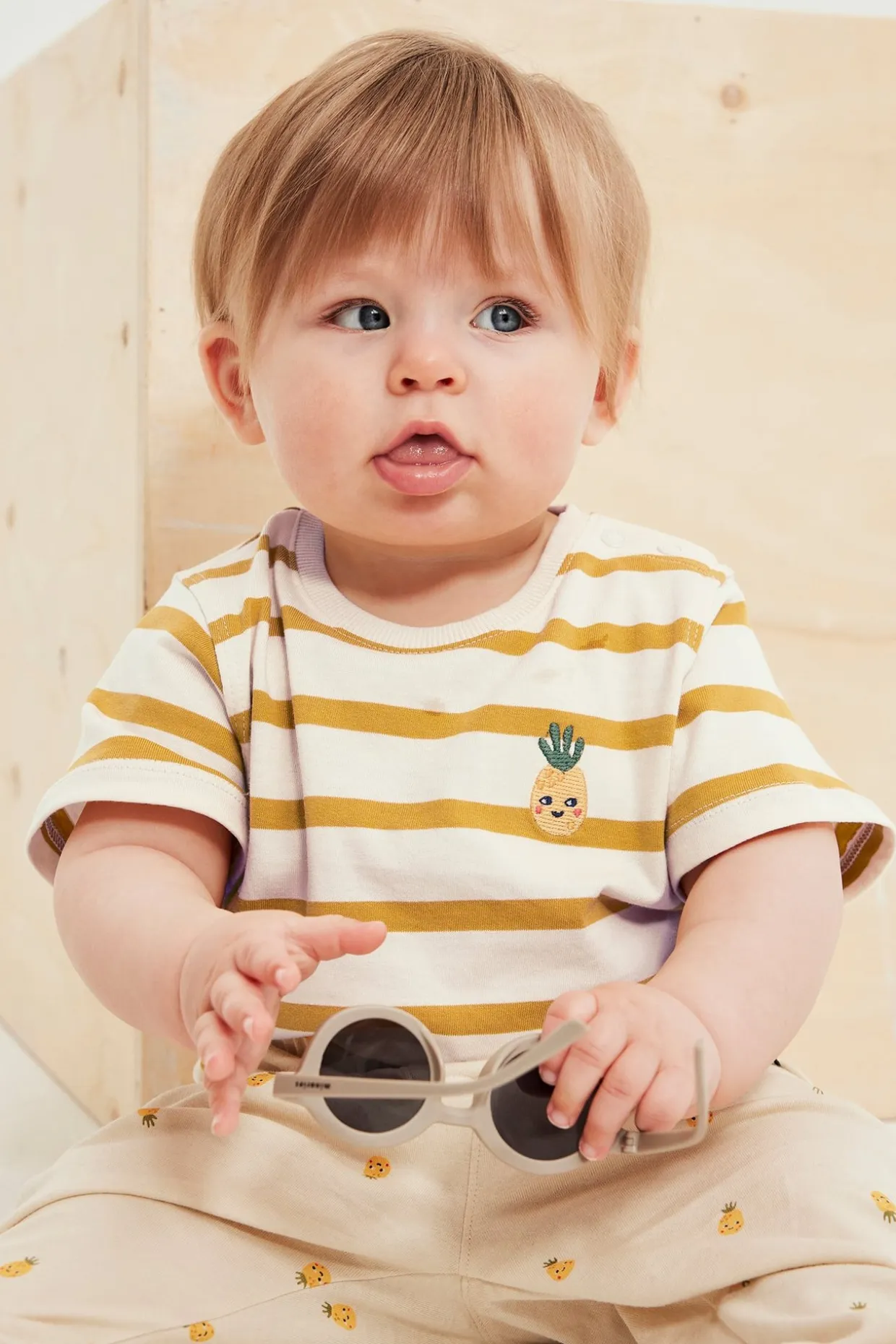 Kortärmad randig babybody