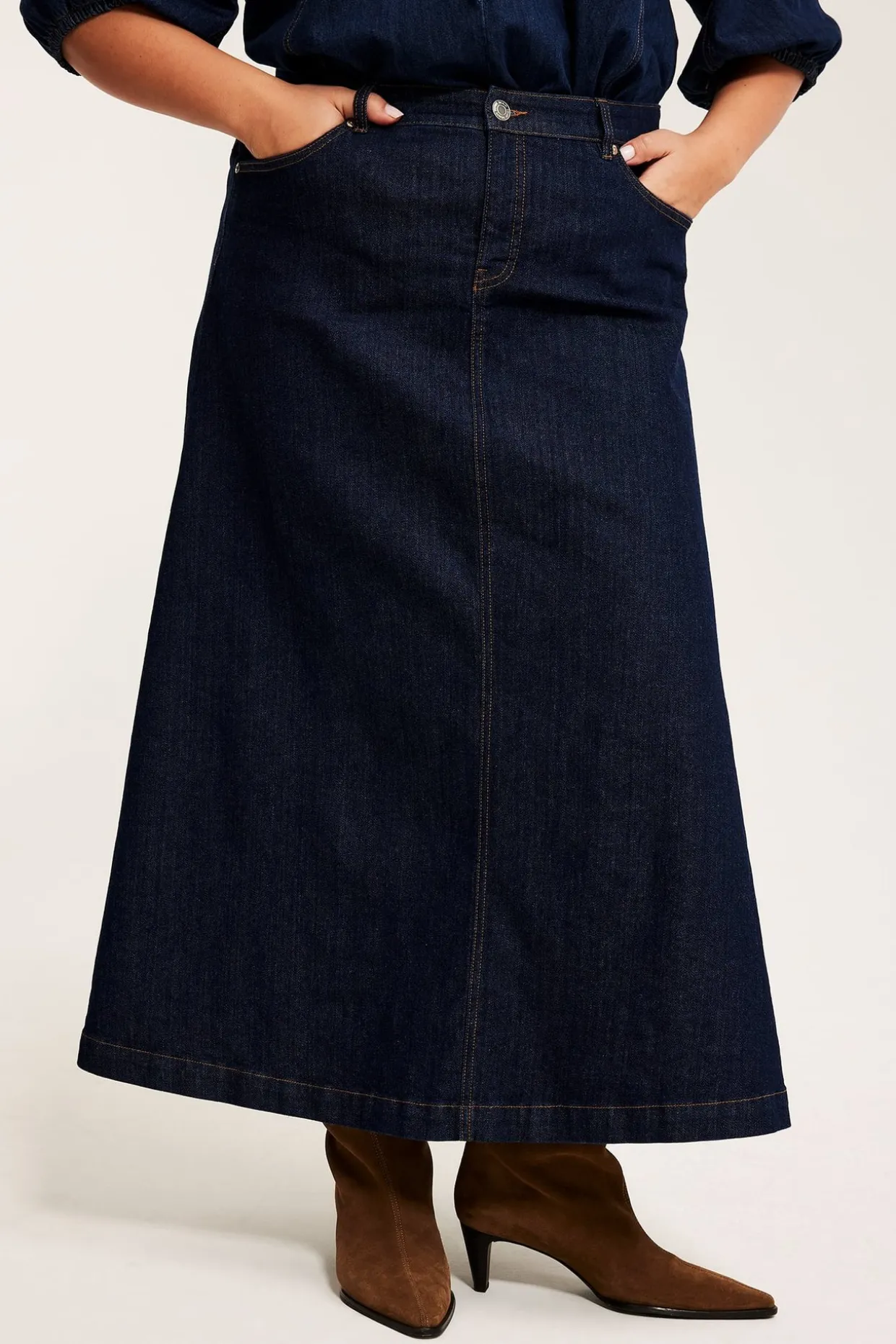Lång jeanskjol