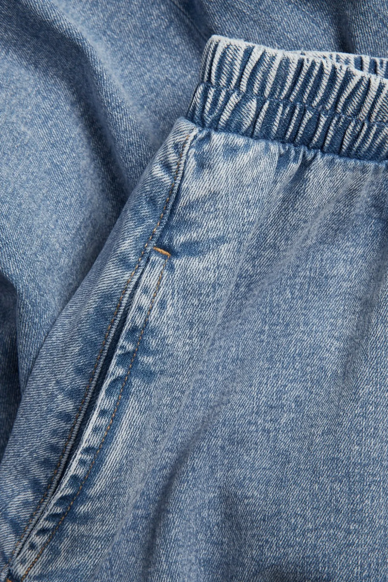 Midilång jeanskjol