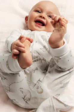 Mönstrad babypyjamas