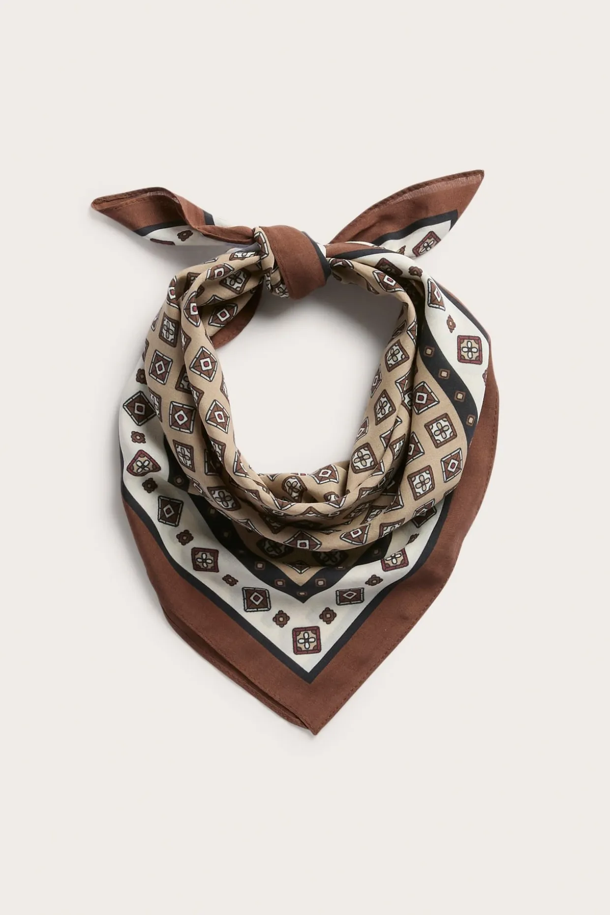Mönstrad scarf