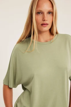 Oversized topp med kort ärm