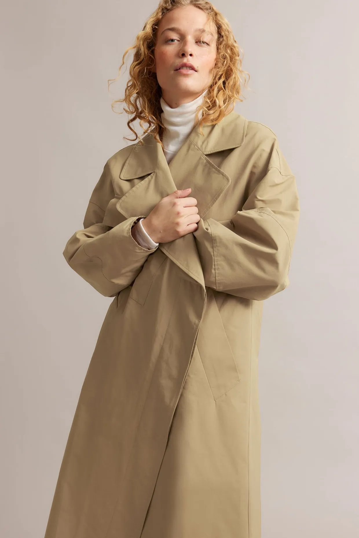 Oversized trenchcoat