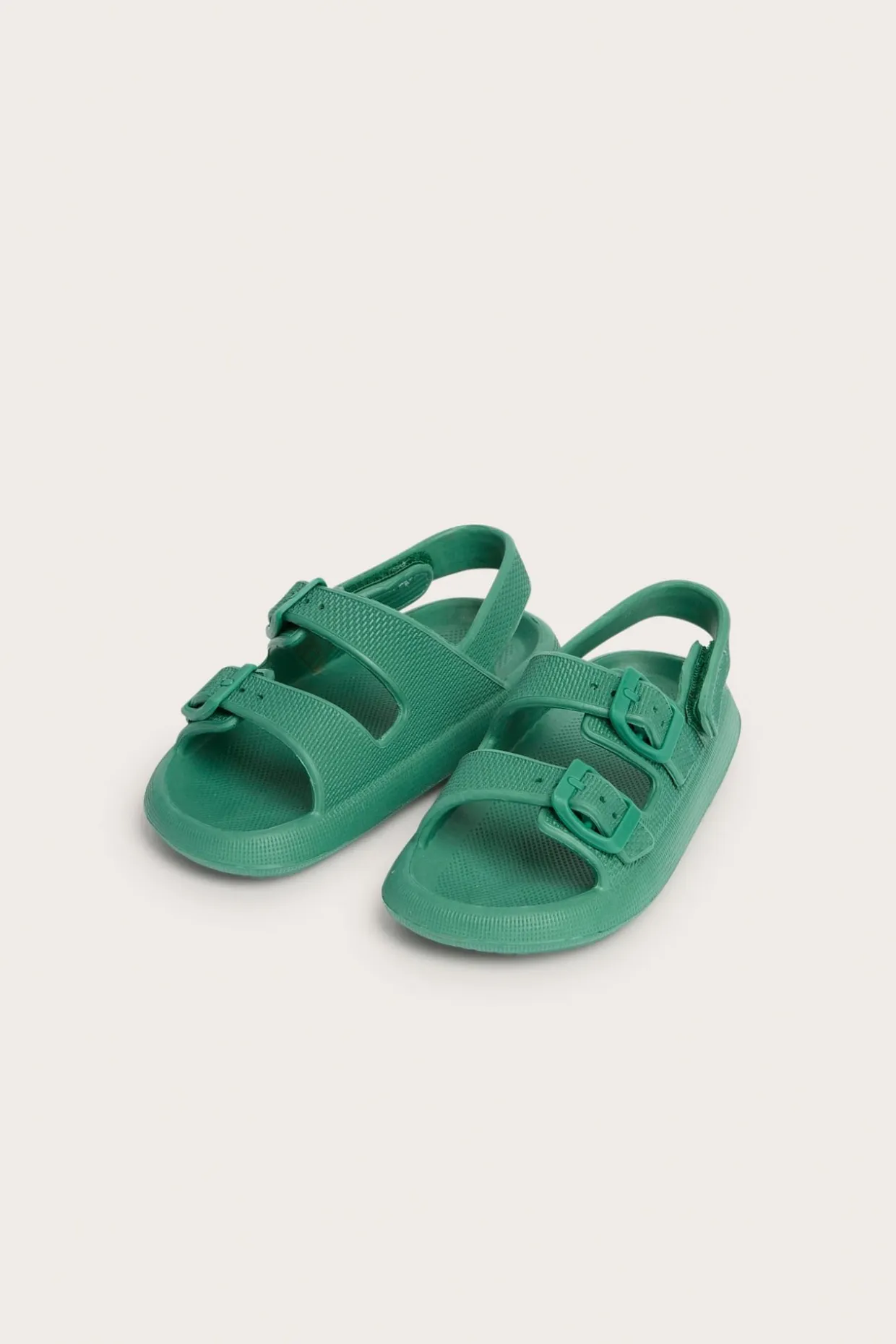 Plastsandaler