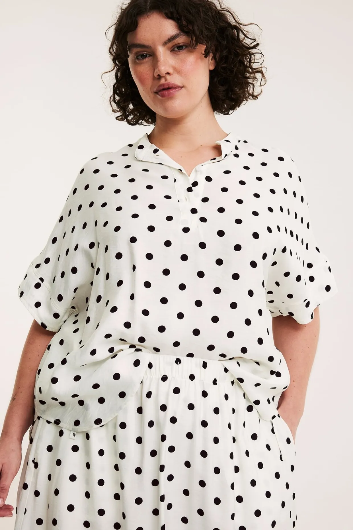 Popover blus med kort ärm
