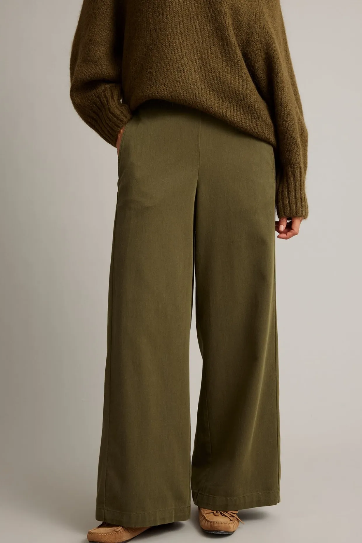 Pull-on byxor wide fit