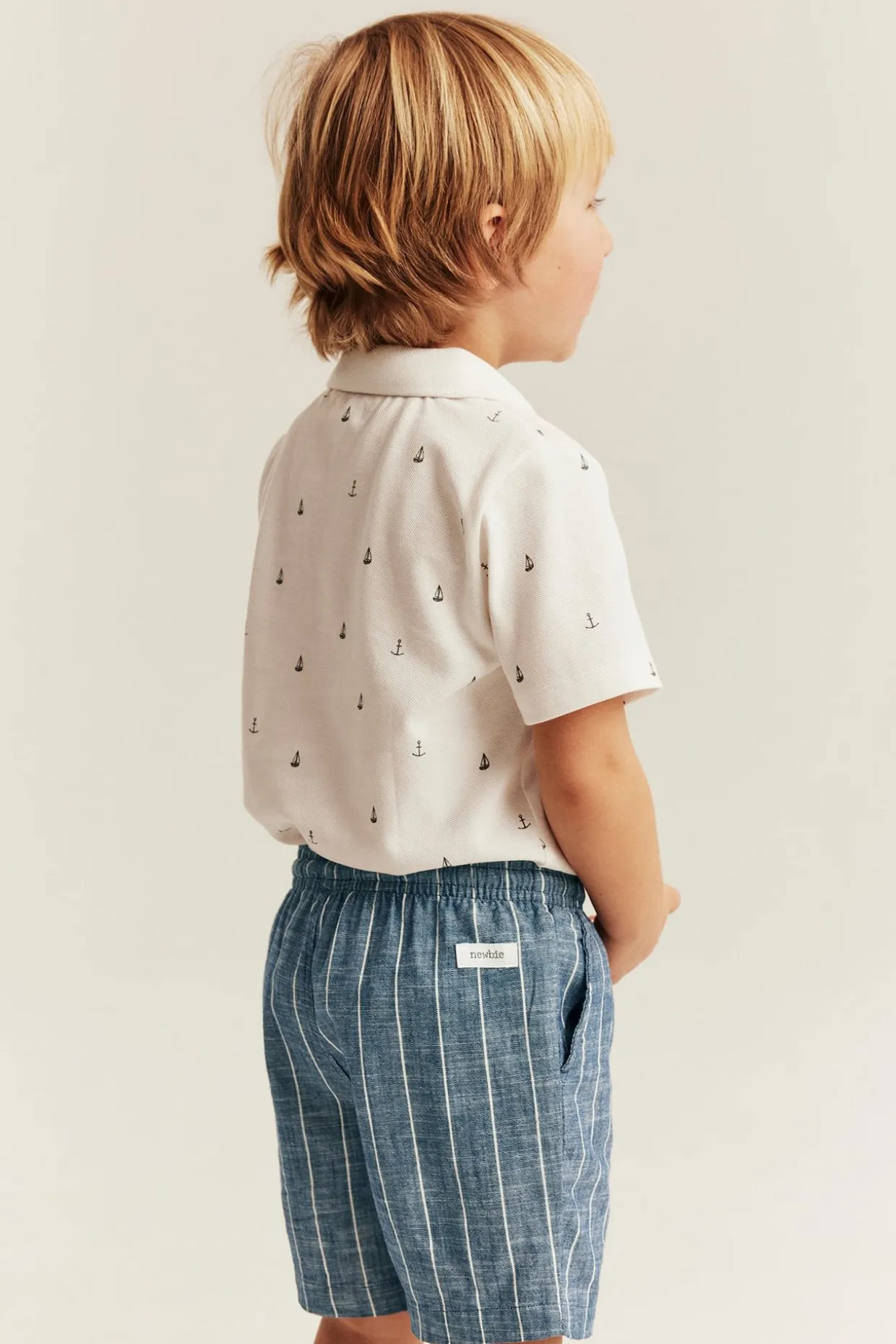 Randiga vävda shorts