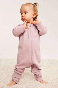 Ribbad jumpsuit med nedvikbara muddar