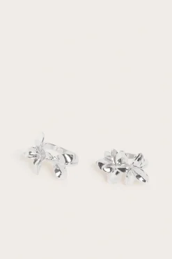 Ringar med skulpterade blomblad 2-pack