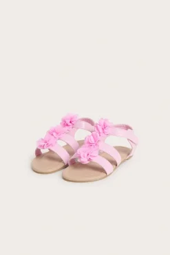 Sandaler med tygblommor