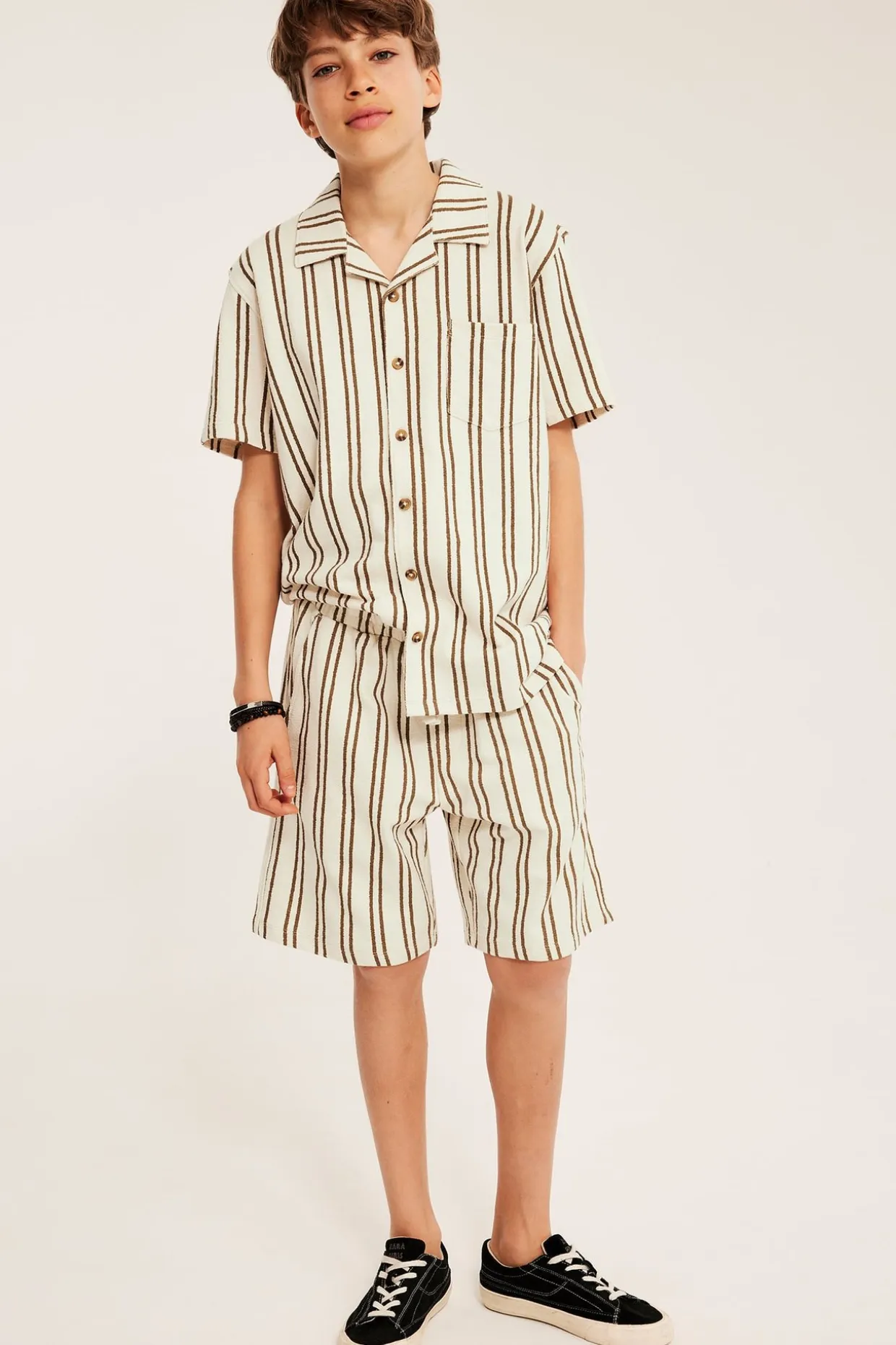 Shorts i bomullstrikå
