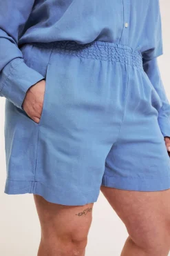 Shorts i viskos och linnemix